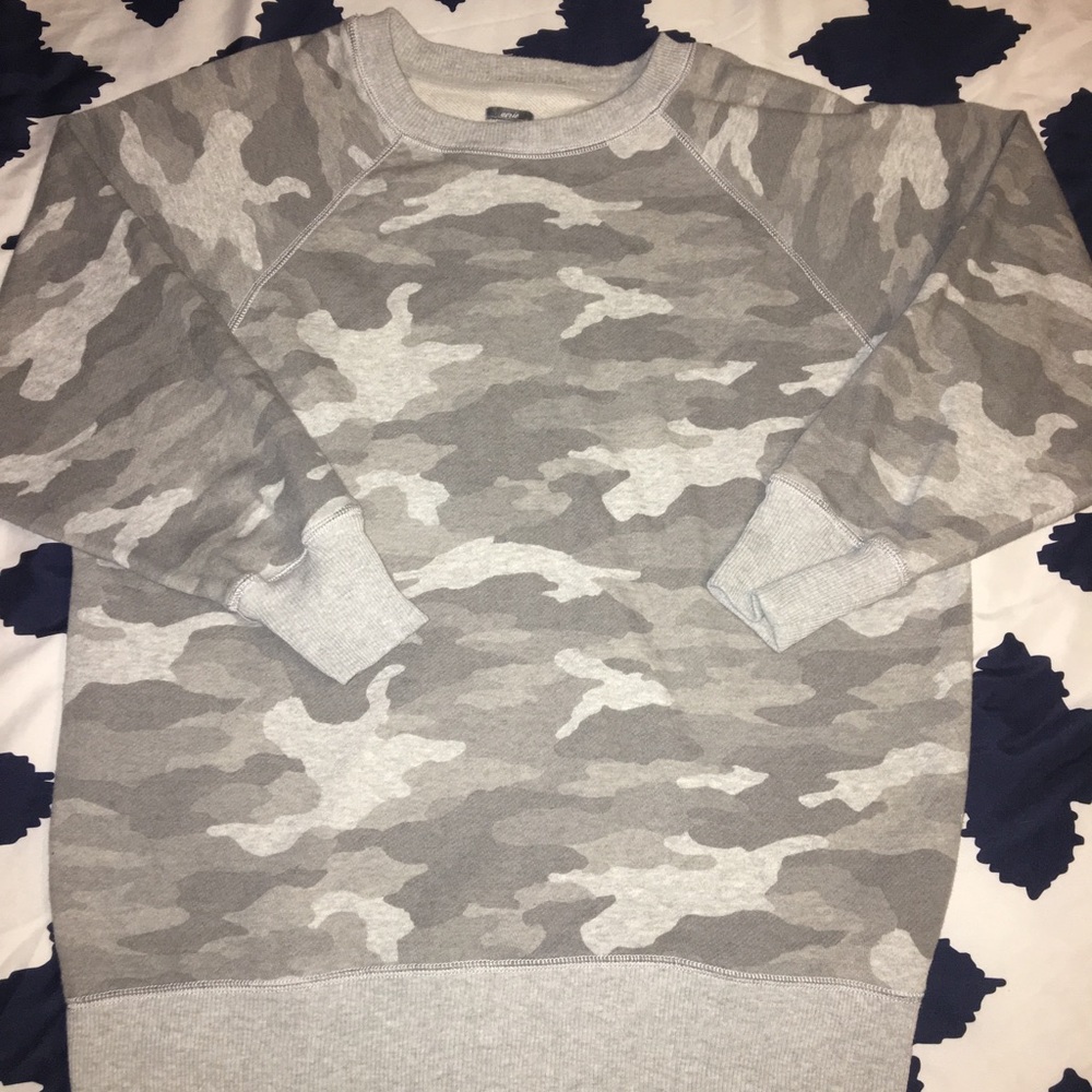 Aerie camouflage sweatshirt